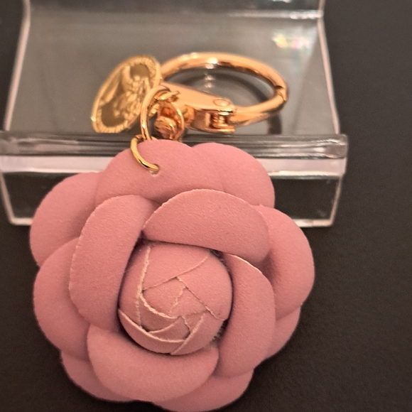 Elegant Pink Floral Keychain Charm NWOT - Picture 2 of 3